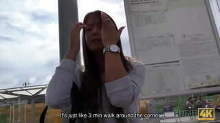 HUNT4K. Rik mann kan kjøpe stramt ungdoms vagina og bore henne hele dagen lang