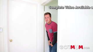 ���ाँ-संचिका रेड इंडियन एमआईएलए कोशिश खुद के साथ उसके कदम-बेटे