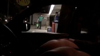 Kim Exhibicionista mostrando el culo ein estra&amp;Munoz;os en el auto M&amp;Laufwerk;xxco DF