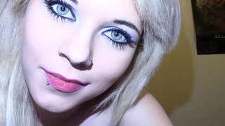 Халуун тачаангуй охин Drooling Хэл