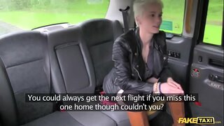 Хуурамч Таксины халуун омогтой ширүүн явлаа секс