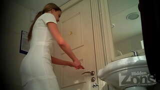 Nagyszerű kilátás nyílik a végbélnyílás meg a punci közelről!