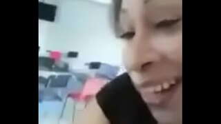 Madura Mexicana sacando la leche