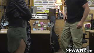 Соблазнительная красотка кумед худро гитара ва киску